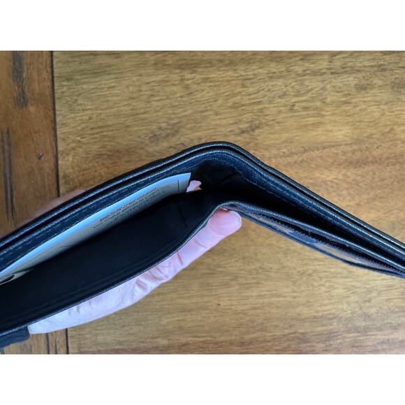 Champion Black Bifold Wallet - Excellent Condition - Picture 6 of 8
